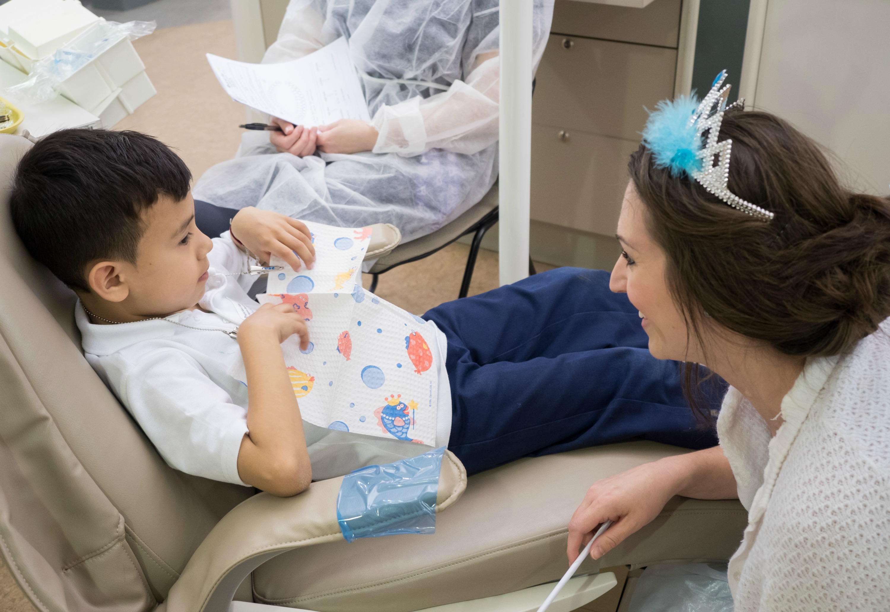 The “Tooth Fairy” recently visited with several area elementary students during the Prairie State College 2015 Healthy Smiles Day. The annual event provides children from a local elementary school with free dental care.